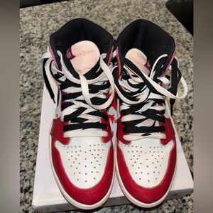 Jordan 1 Retro High OG
Chicago Lost and Found